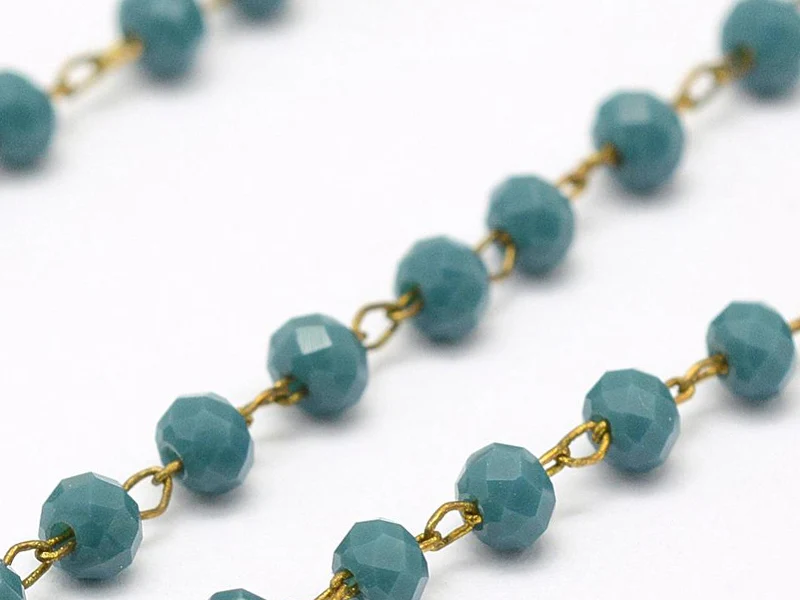 Chaine laiton avec perles en verre - bleu canard